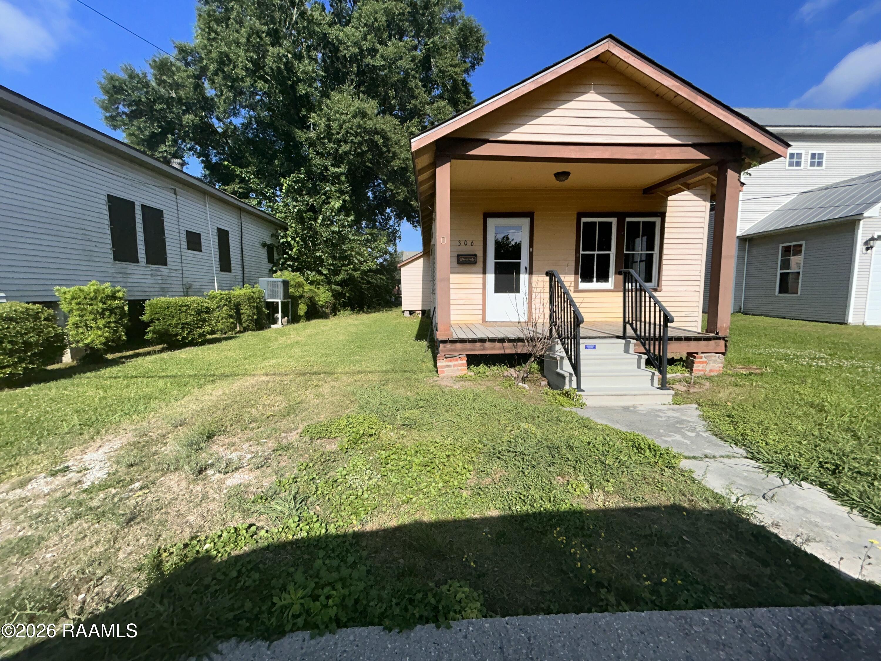 306 S Severin, Erath LA