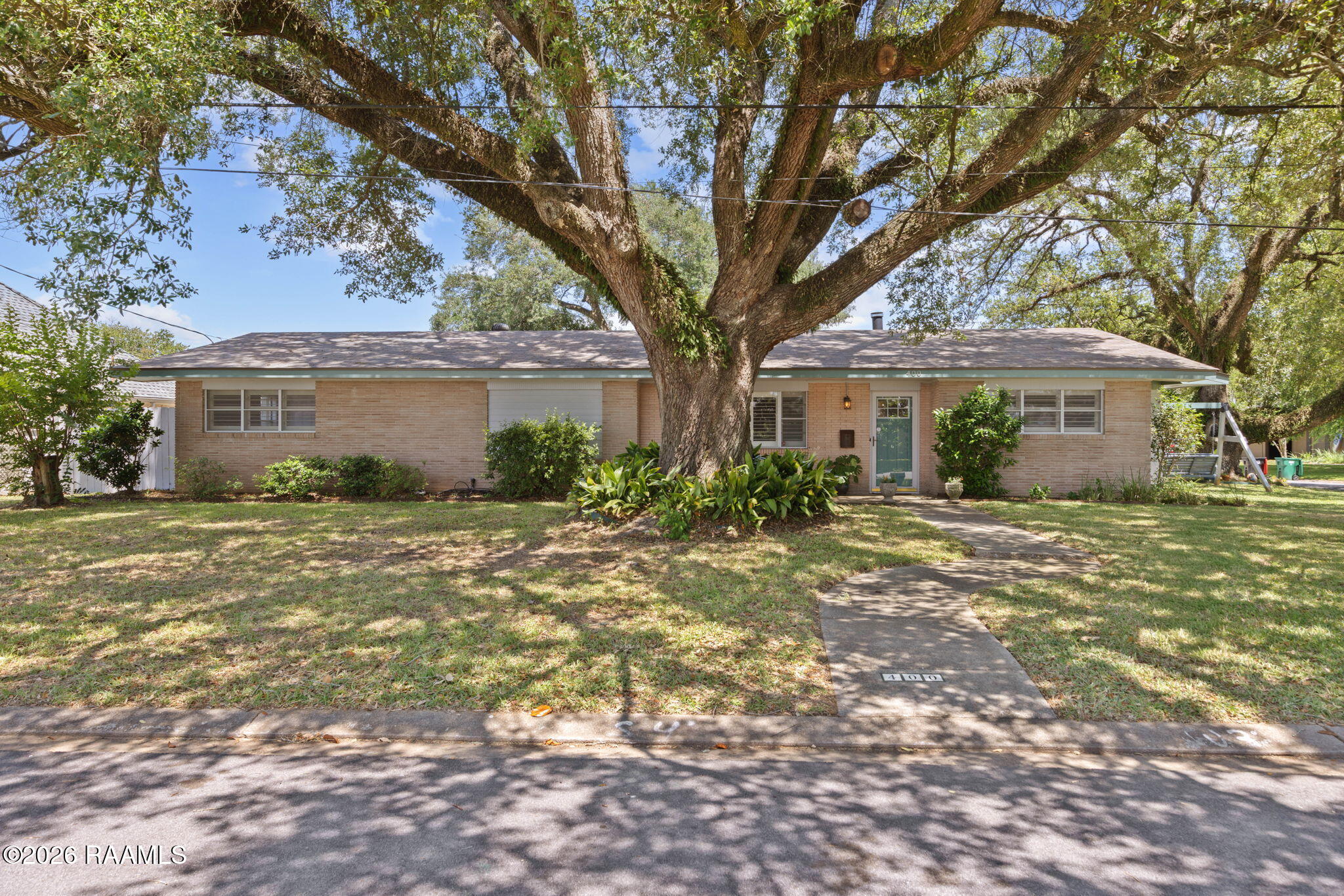 400 Colonial, Lafayette LA