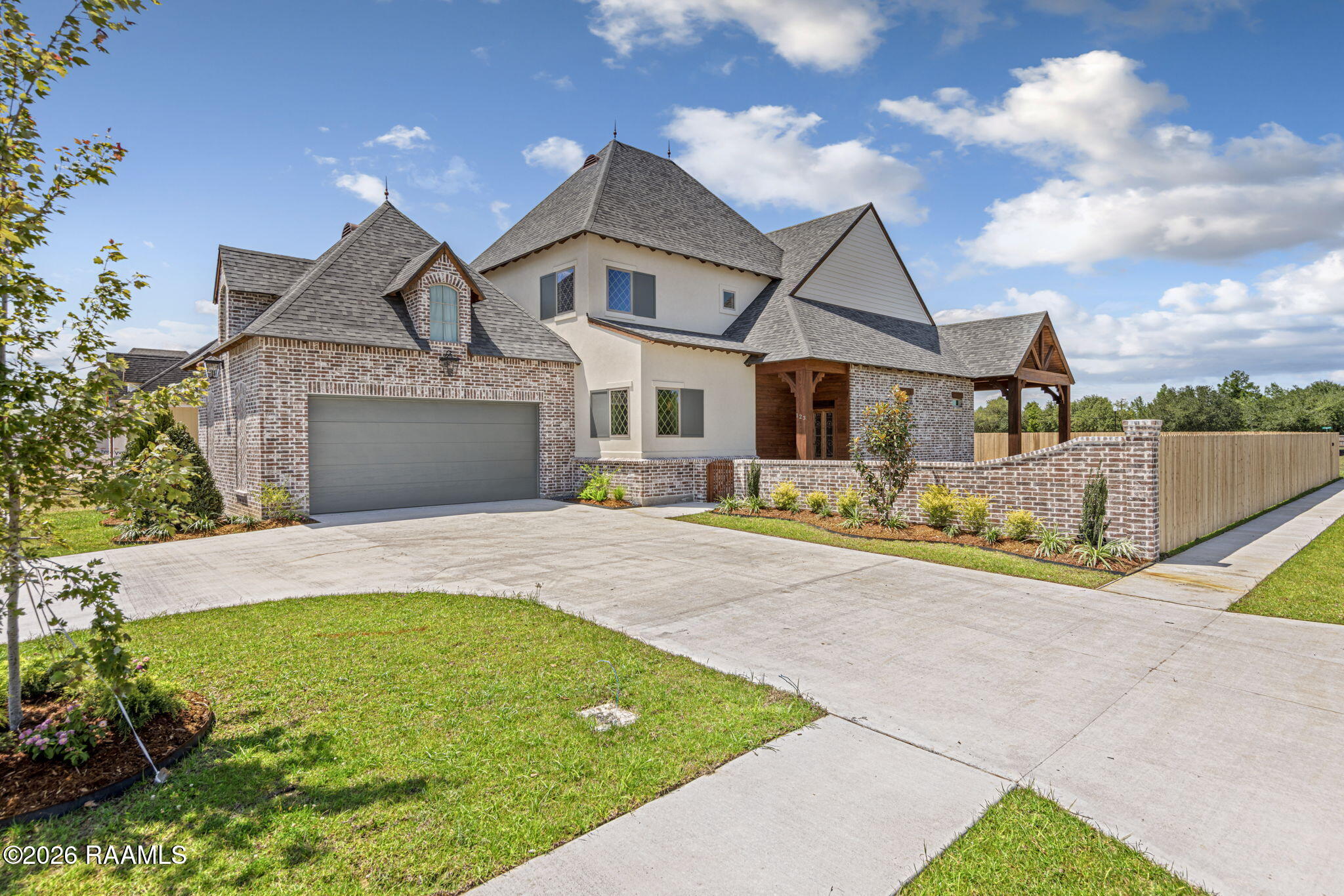 123 Summit Heights, Youngsville LA
