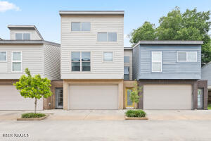 302 Highland Oaks, Lafayette LA
