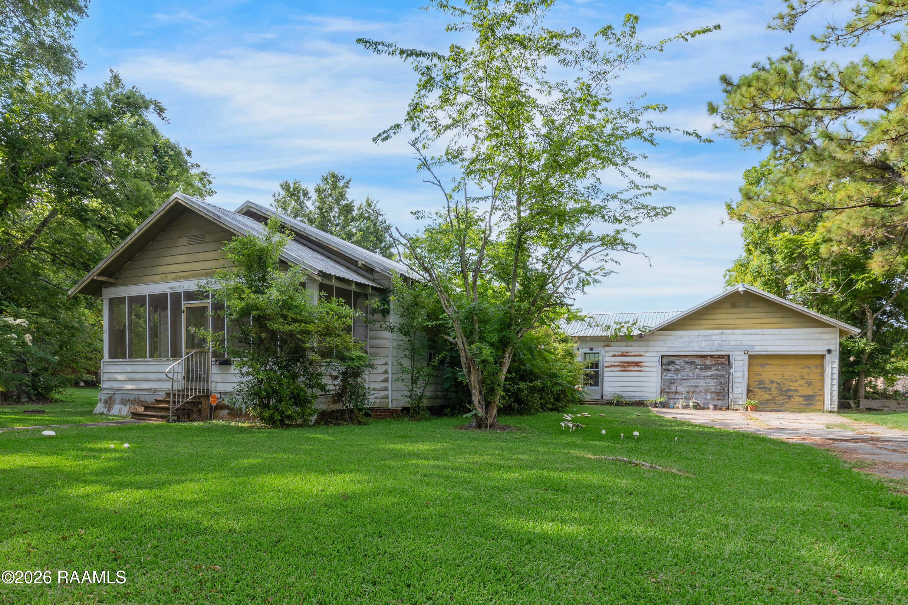 305 Hanson, Franklin LA