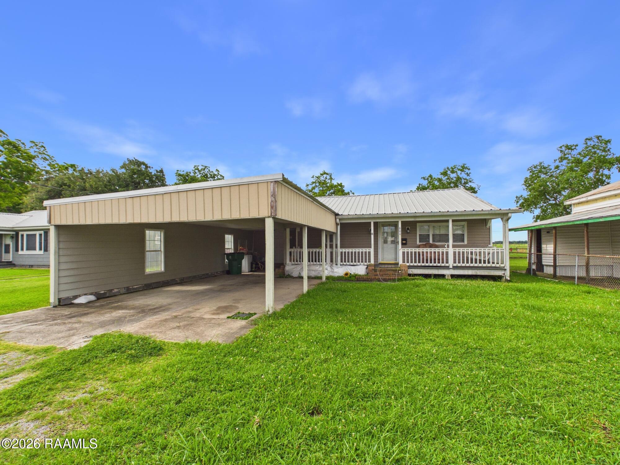 600 E Pearl, Erath LA