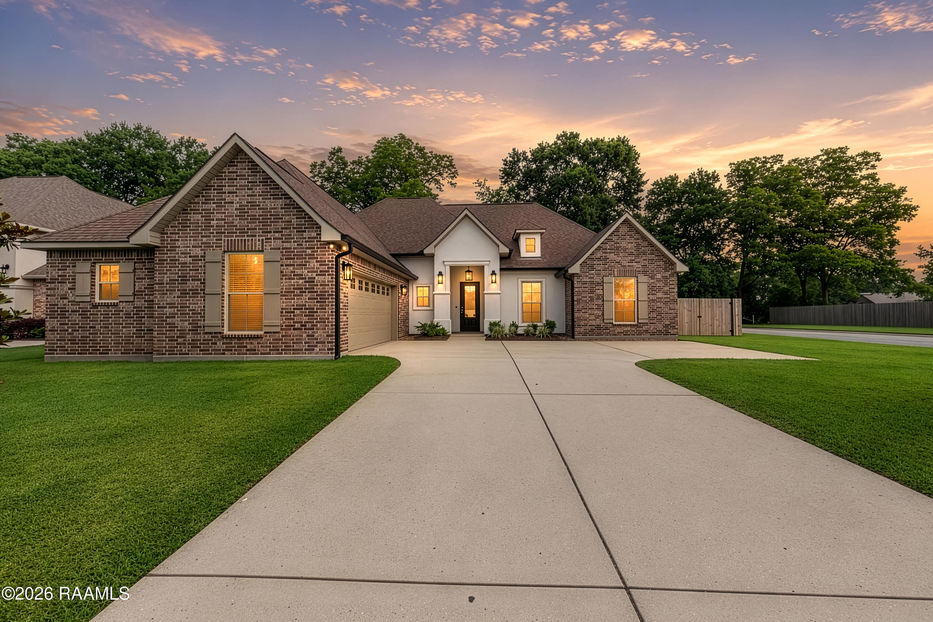 200 Hidden Ridge, Lafayette LA