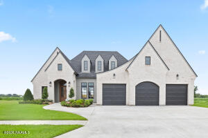 201 Sabal Bend, Youngsville LA