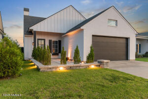 207 Queenstown, Youngsville LA