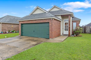 104 Meadowhollow, Youngsville LA