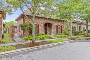127 Woodsboro, Lafayette LA
