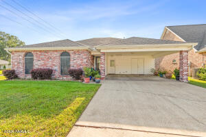 101 Mahone, Lafayette LA