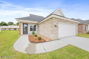 121 Crooked Pine, Scott LA
