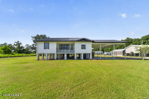 413 E Veterans Memorial, Erath LA