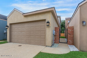 223 Chimney Rock, Lafayette LA