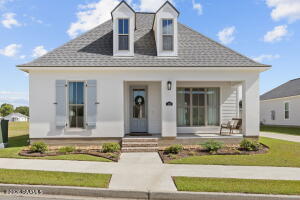 423 Flores, Lafayette LA