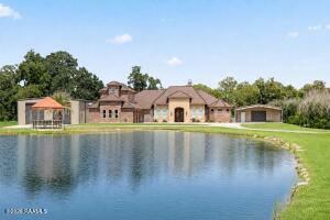 7603 Sugar Oaks, New Iberia LA