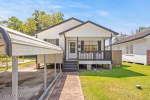 925 W Hutchinson, Crowley LA