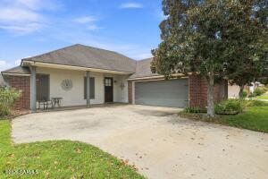 304 Hillbrooke, Broussard LA