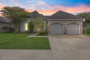104 Stoney Shadow, Lafayette LA