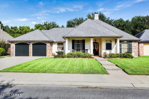 402 Southlake, Youngsville LA