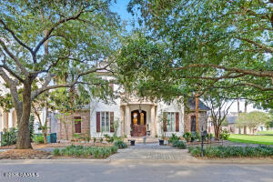 702 Richland, Lafayette LA