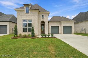 117 Summit Heights, Youngsville LA