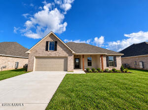 102 Maroon, Youngsville LA