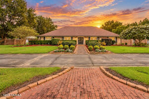 2103 E Academy, Jennings LA